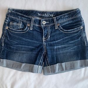 Jean shorts w pattered back pockets and 2% spandex